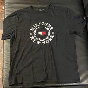 Tommy Hilfiger Black Tee with Logo Design